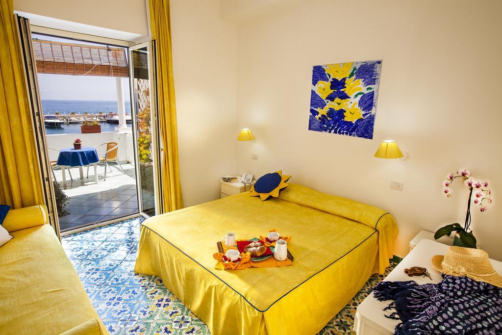 Hotel La Sirenella Lacco Ameno  Dış mekan fotoğraf